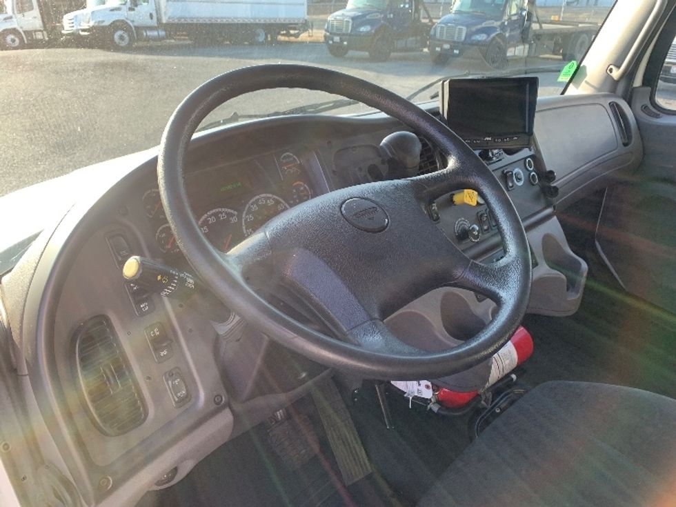 Medium Duty Box Truck-Light and Medium Duty Trucks-Freightliner-2021-M2-Torrance-CA-130,182\n\t\tmiles-$ 72,750 - Image 17