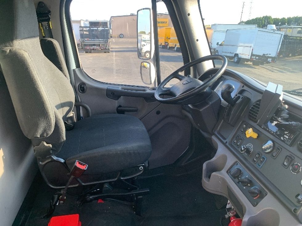 Medium Duty Box Truck-Light and Medium Duty Trucks-Freightliner-2021-M2-Torrance-CA-130,182\n\t\tmiles-$ 72,750 - Image 22