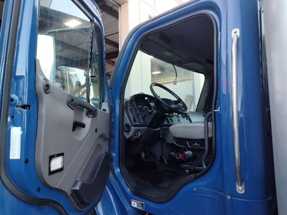 Medium Duty Box Truck-Light and Medium Duty Trucks-Freightliner-2021-M2-Torrance-CA-241,059\n\t\tmiles-$ 41,500 - Image 15