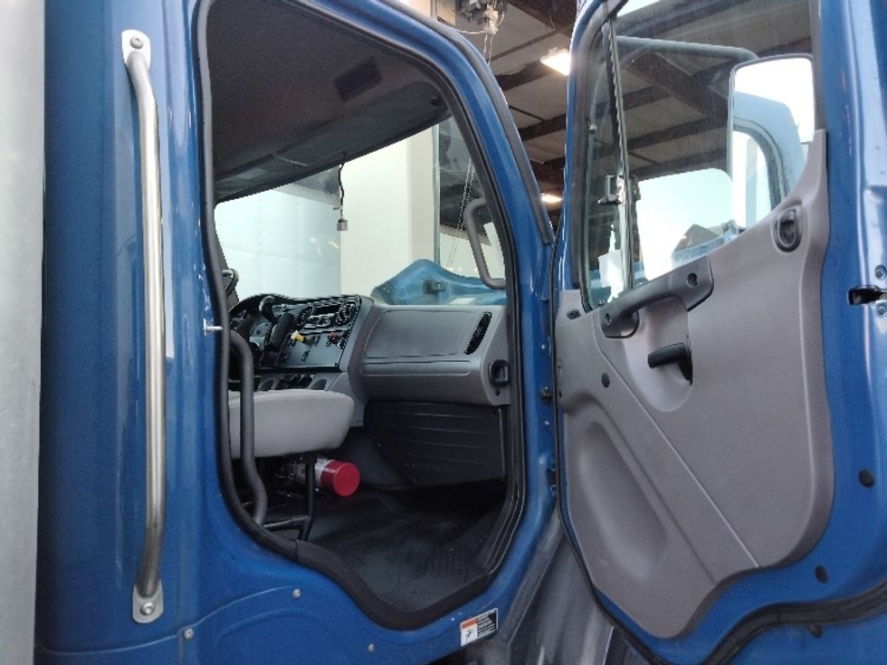 Medium Duty Box Truck-Light and Medium Duty Trucks-Freightliner-2021-M2-Torrance-CA-241,059\n\t\tmiles-$ 41,500 - Image 19