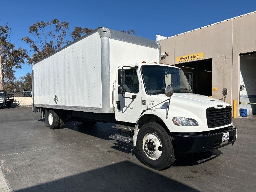 Medium Duty Box Truck-Light and Medium Duty Trucks-Freightliner-2021-M2-Torrance-CA-48,731\n\t\tmiles-$ 82,750 - Image 1