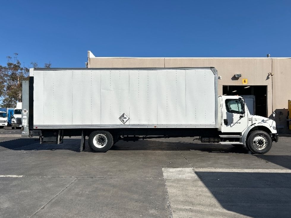 Medium Duty Box Truck-Light and Medium Duty Trucks-Freightliner-2021-M2-Torrance-CA-48,731\n\t\tmiles-$ 82,750 - Image 15