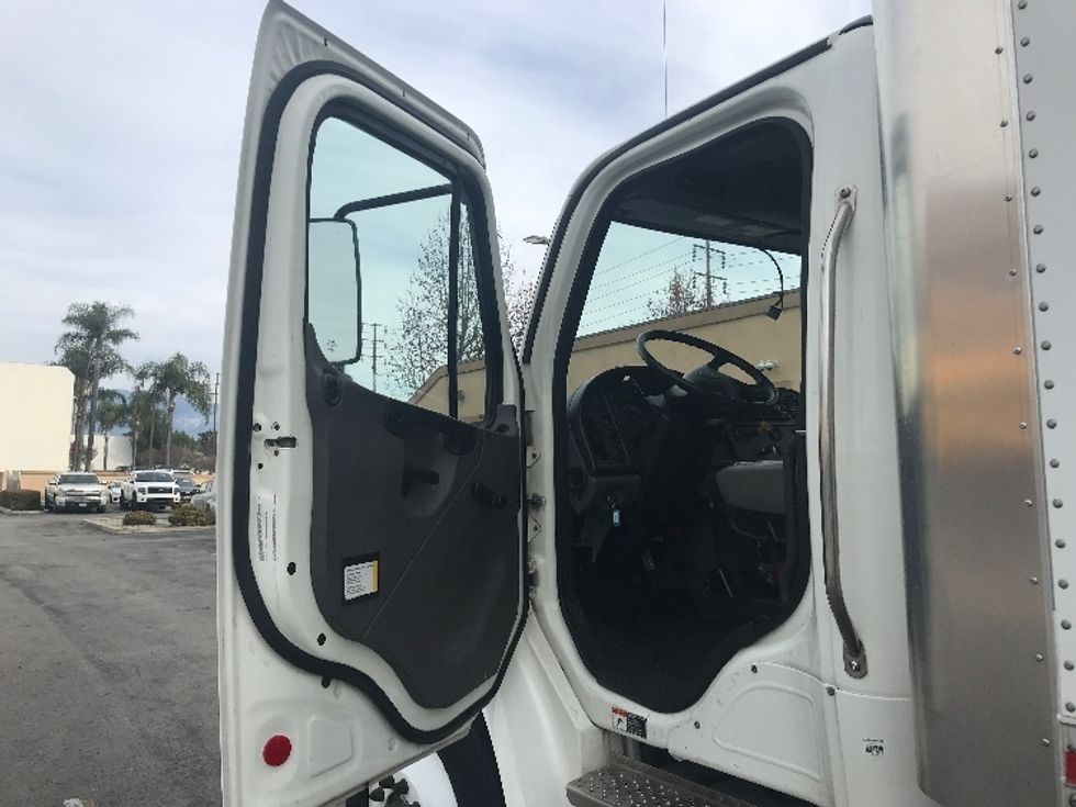 Medium Duty Box Truck-Light and Medium Duty Trucks-Freightliner-2021-M2-Torrance-CA-65,167\n\t\tmiles-$ 76,000 - Image 16