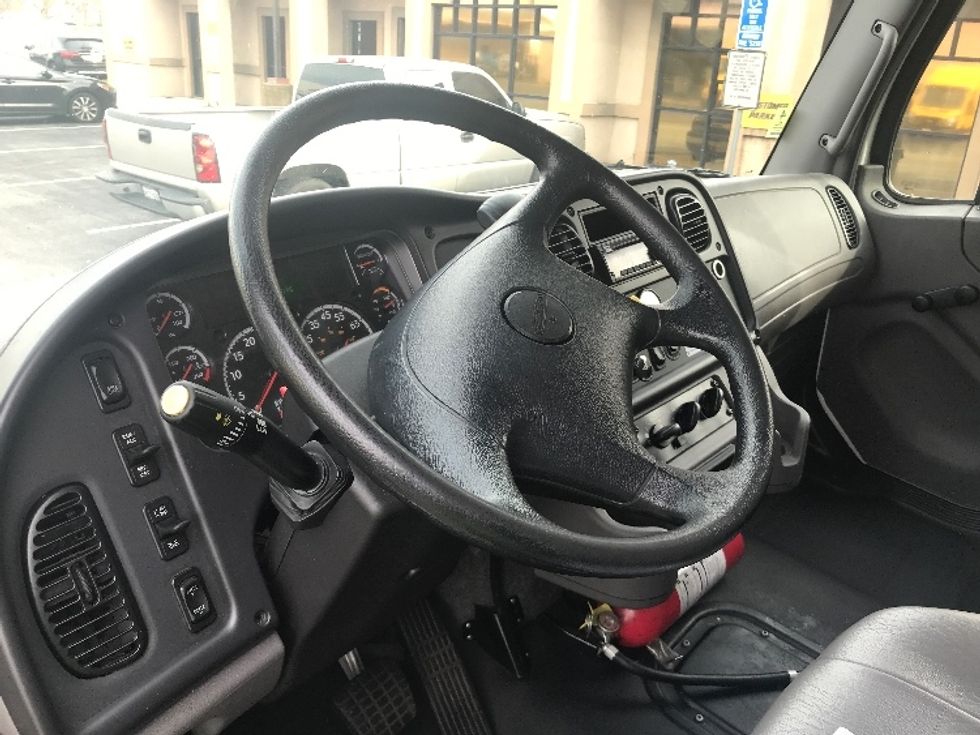 Medium Duty Box Truck-Light and Medium Duty Trucks-Freightliner-2021-M2-Torrance-CA-65,167\n\t\tmiles-$ 76,000 - Image 17