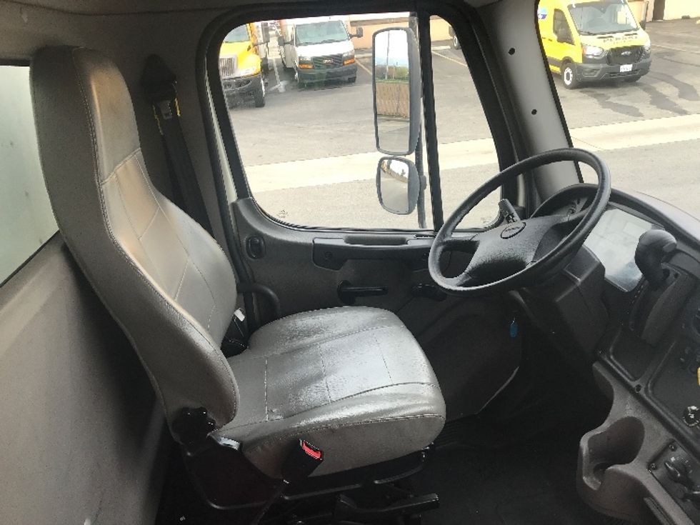 Medium Duty Box Truck-Light and Medium Duty Trucks-Freightliner-2021-M2-Torrance-CA-65,167\n\t\tmiles-$ 76,000 - Image 22