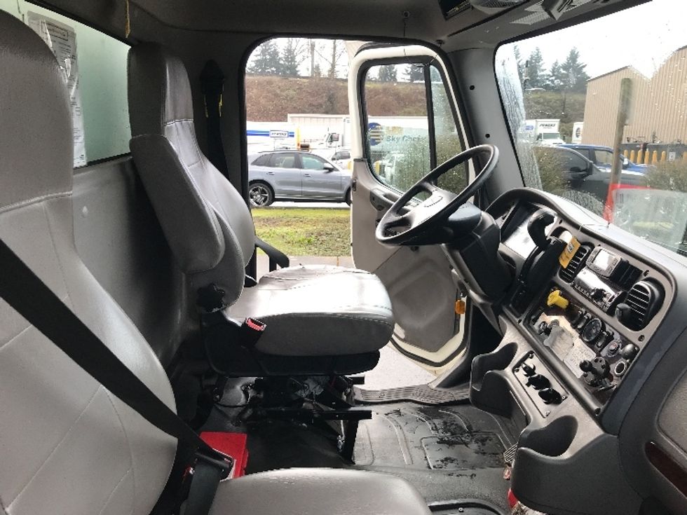 Medium Duty Box Truck-Light and Medium Duty Trucks-Freightliner-2021-M2-Tukwila-WA-140,604\n\t\tmiles-$ 67,500 - Image 22
