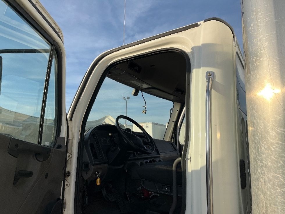 Medium Duty Box Truck-Light and Medium Duty Trucks-Freightliner-2021-M2-Warren-MI-34,777\n\t\tmiles-$ 69,250 - Image 16