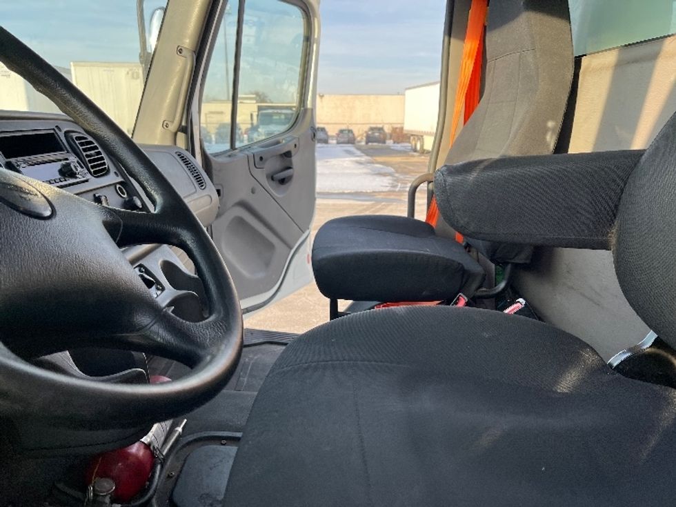 Medium Duty Box Truck-Light and Medium Duty Trucks-Freightliner-2021-M2-Warren-MI-34,777\n\t\tmiles-$ 69,250 - Image 19