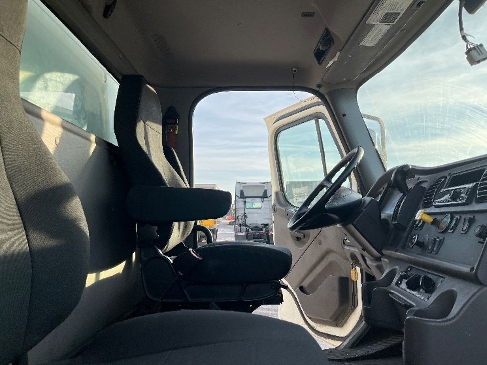 Medium Duty Box Truck-Light and Medium Duty Trucks-Freightliner-2021-M2-Warren-MI-34,777\n\t\tmiles-$ 69,250 - Image 22