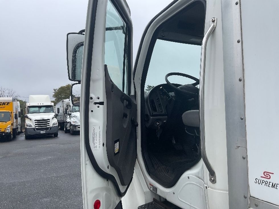 Medium Duty Box Truck-Light and Medium Duty Trucks-Freightliner-2021-M2-West Babylon-NY-71,582\n\t\tmiles-$ 65,000 - Image 16