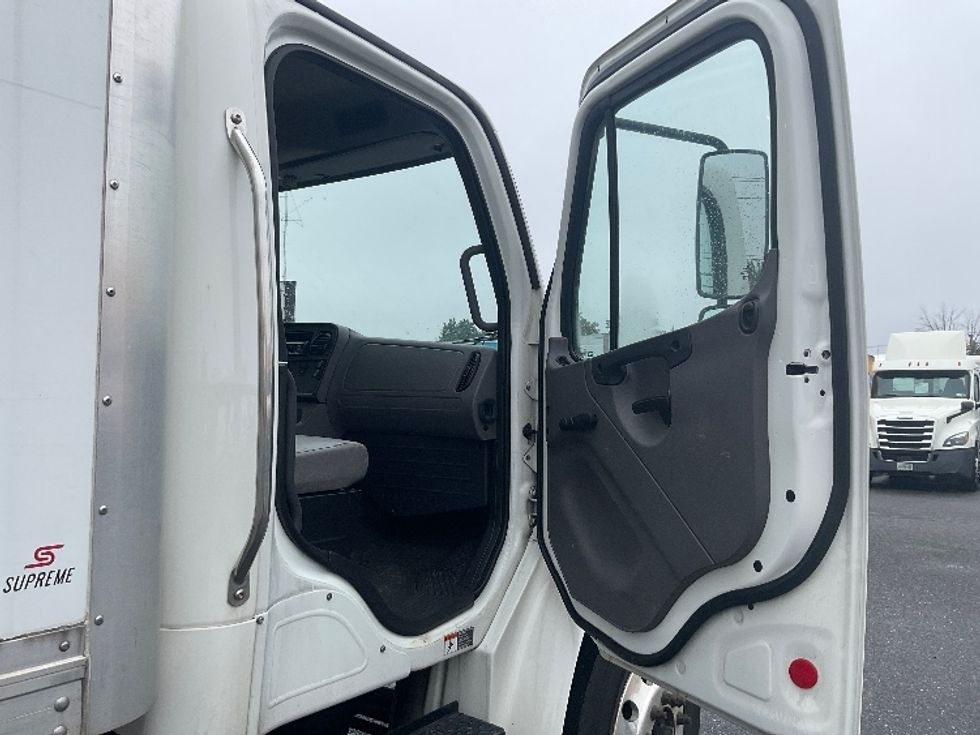 Medium Duty Box Truck-Light and Medium Duty Trucks-Freightliner-2021-M2-West Babylon-NY-71,582\n\t\tmiles-$ 65,000 - Image 20