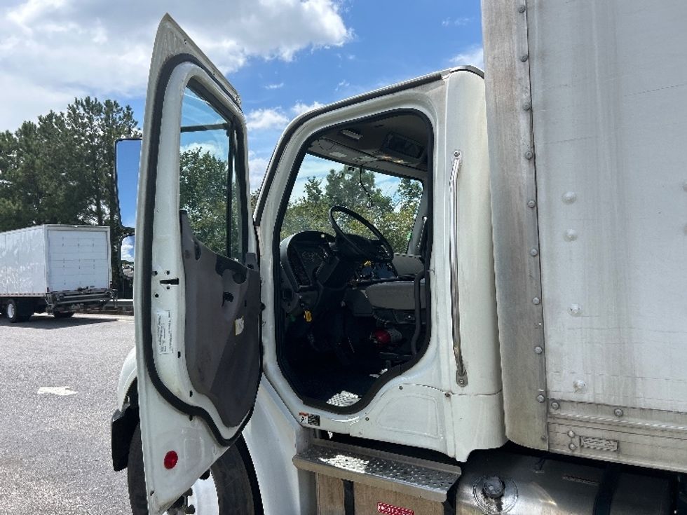 Medium Duty Box Truck-Light and Medium Duty Trucks-Freightliner-2021-M2-West Columbia-SC-294,129\n\t\tmiles-$ 38,500 - Image 16