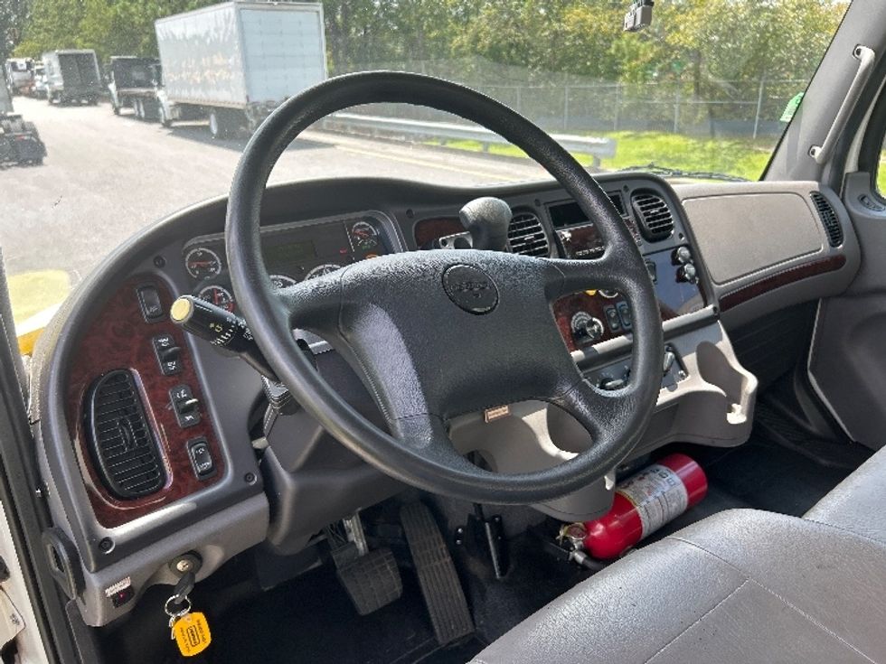 Medium Duty Box Truck-Light and Medium Duty Trucks-Freightliner-2021-M2-West Columbia-SC-294,129\n\t\tmiles-$ 38,500 - Image 17