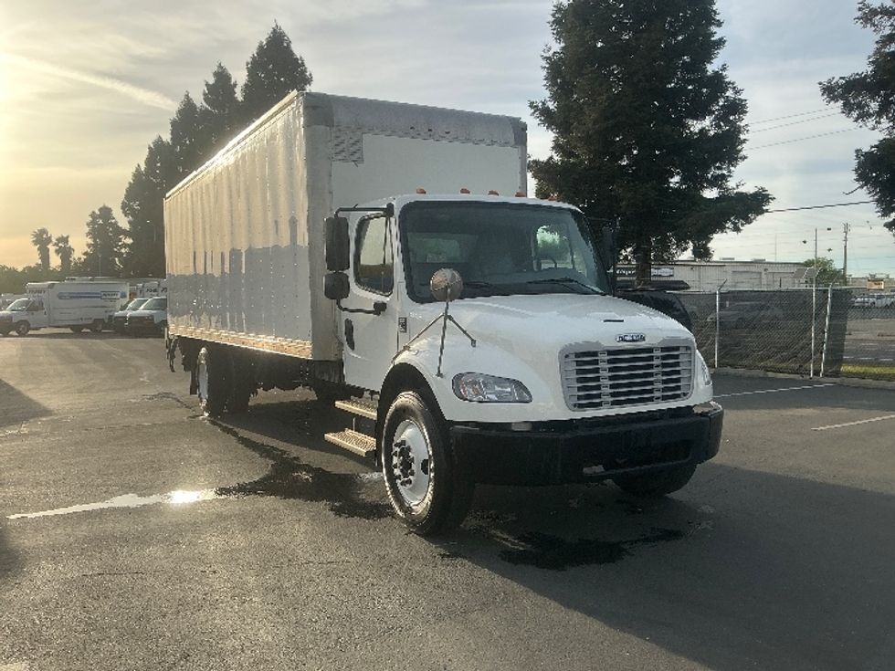 Medium Duty Box Truck-Light and Medium Duty Trucks-Freightliner-2021-M2-West Sacramento-CA-143,083\n\t\tmiles-$ 65,750 - Image 1