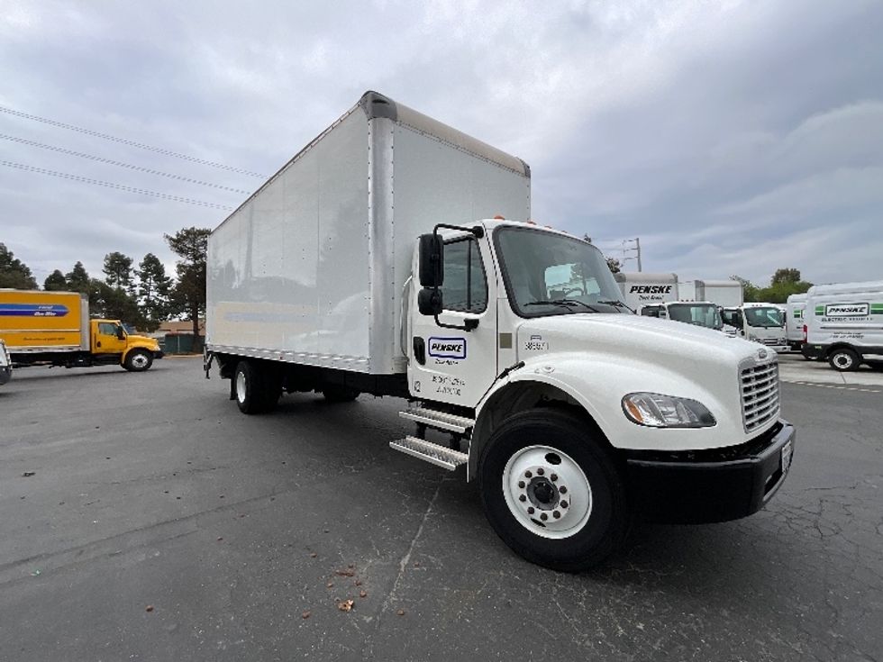 Medium Duty Box Truck-Light and Medium Duty Trucks-Freightliner-2021-M2-West Sacramento-CA-66,492\n\t\tmiles-$ 73,250 - Image 1
