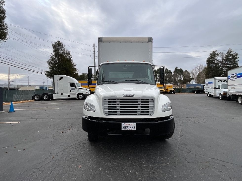 Medium Duty Box Truck-Light and Medium Duty Trucks-Freightliner-2021-M2-West Sacramento-CA-66,492\n\t\tmiles-$ 73,250 - Image 2