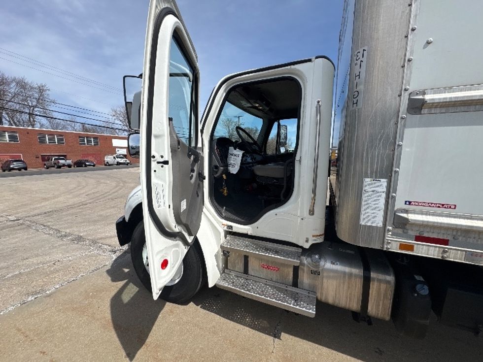 Medium Duty Box Truck-Light and Medium Duty Trucks-Freightliner-2021-M2-Westfield-MA-149,536\n\t\tmiles-$ 58,250 - Image 15