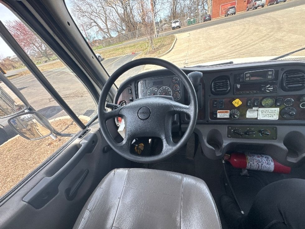 Medium Duty Box Truck-Light and Medium Duty Trucks-Freightliner-2021-M2-Westfield-MA-149,536\n\t\tmiles-$ 58,250 - Image 16