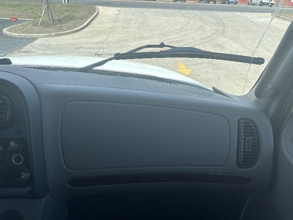 Medium Duty Box Truck-Light and Medium Duty Trucks-Freightliner-2021-M2-Westfield-MA-149,536\n\t\tmiles-$ 58,250 - Image 20