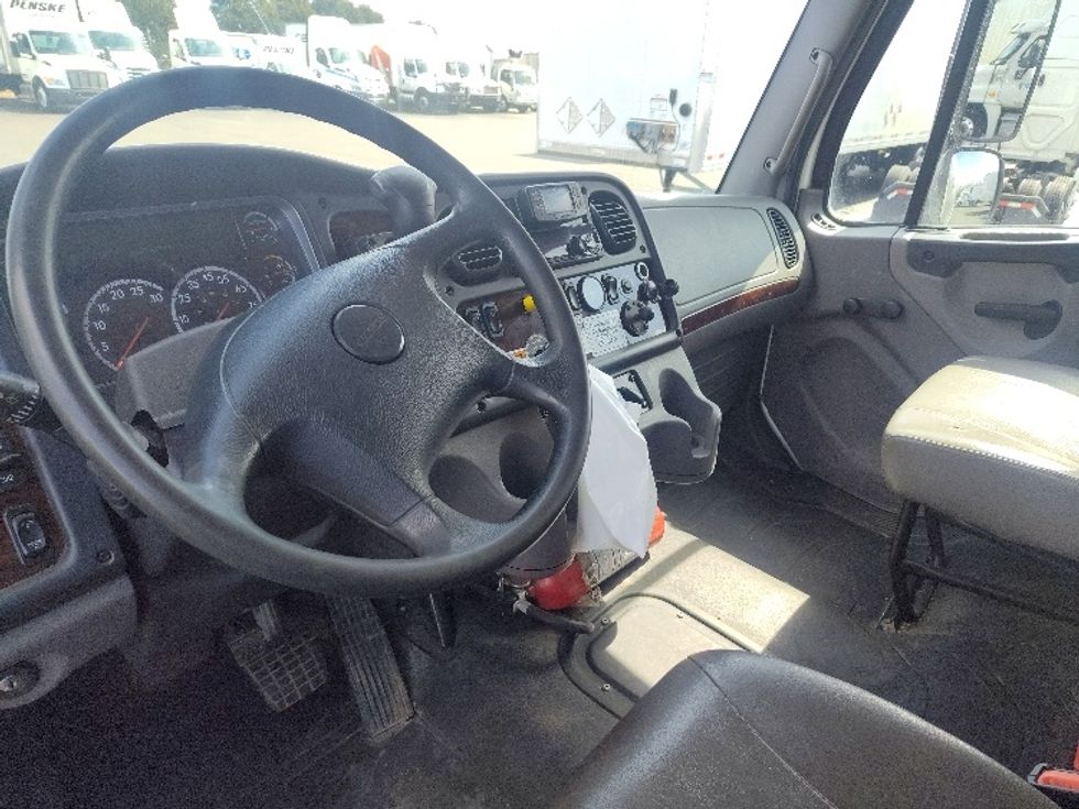 Medium Duty Box Truck-Light and Medium Duty Trucks-Freightliner-2021-M2-Westfield-MA-155,813\n\t\tmiles-$ 57,250 - Image 17