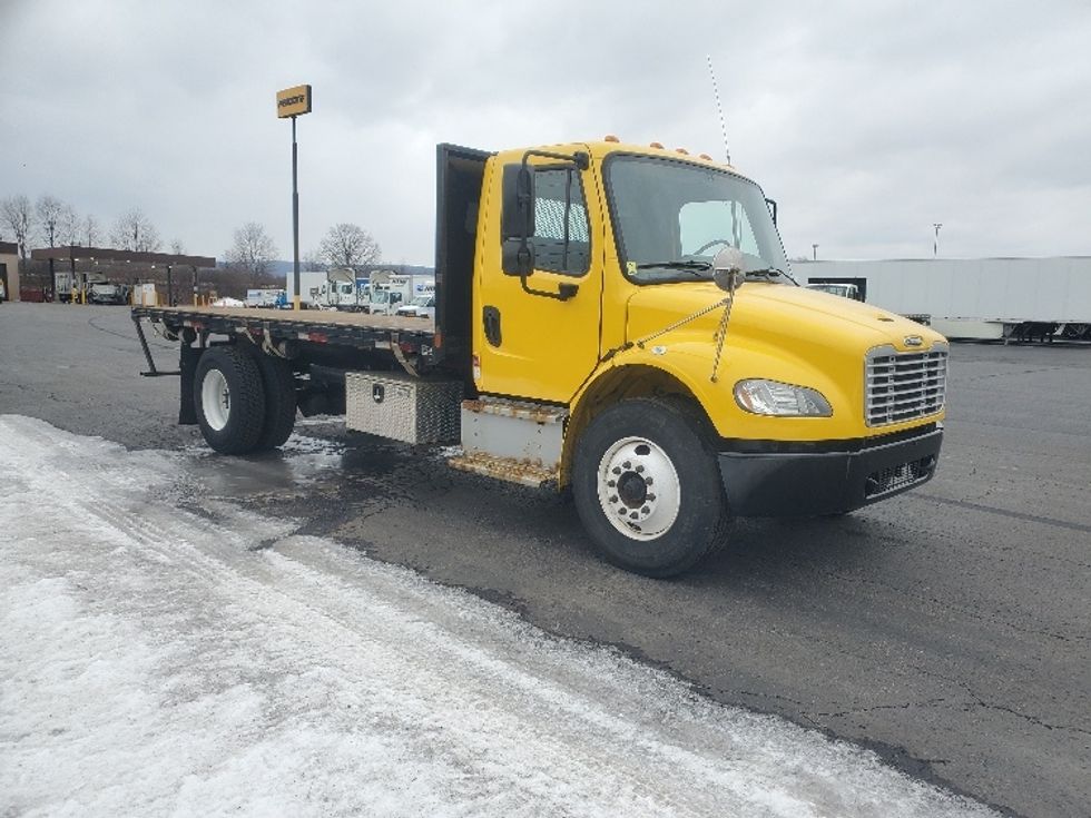 Medium Duty Box Truck-Light and Medium Duty Trucks-Freightliner-2021-M2-White Deer-PA-160,633\n\t\tmiles-$ 43,500 - Image 1