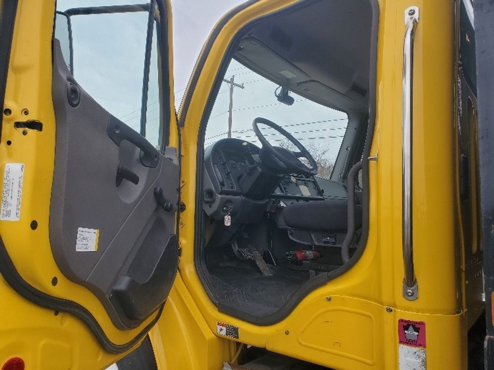 Medium Duty Box Truck-Light and Medium Duty Trucks-Freightliner-2021-M2-White Deer-PA-160,633\n\t\tmiles-$ 43,500 - Image 11