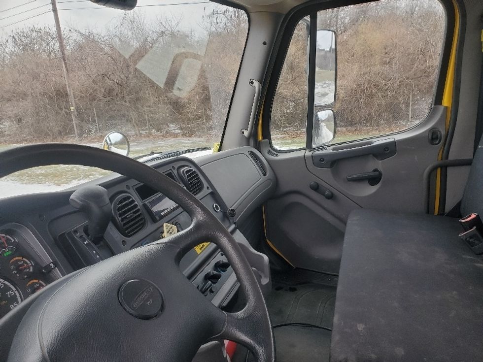 Medium Duty Box Truck-Light and Medium Duty Trucks-Freightliner-2021-M2-White Deer-PA-160,633\n\t\tmiles-$ 43,500 - Image 14