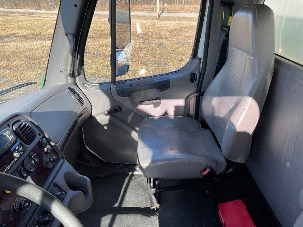 Medium Duty Box Truck-Light and Medium Duty Trucks-Freightliner-2021-M2-Wichita-KS-205,022\n\t\tmiles-$ 61,250 - Image 19