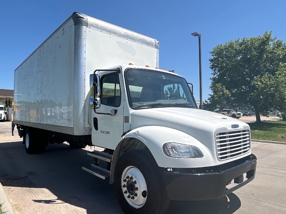Medium Duty Box Truck-Light and Medium Duty Trucks-Freightliner-2021-M2-Wichita-KS-400,099\n\t\tmiles-$ 25,250 - Image 1