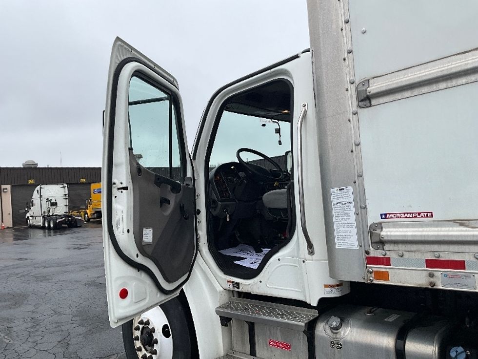 Medium Duty Box Truck-Light and Medium Duty Trucks-Freightliner-2021-M2-Wilkes Barre-PA-265,000\n\t\tmiles-$ 42,000 - Image 16