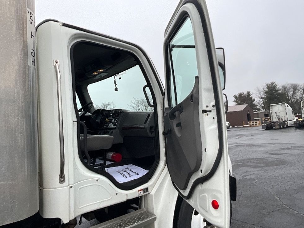 Medium Duty Box Truck-Light and Medium Duty Trucks-Freightliner-2021-M2-Wilkes Barre-PA-265,000\n\t\tmiles-$ 42,000 - Image 20
