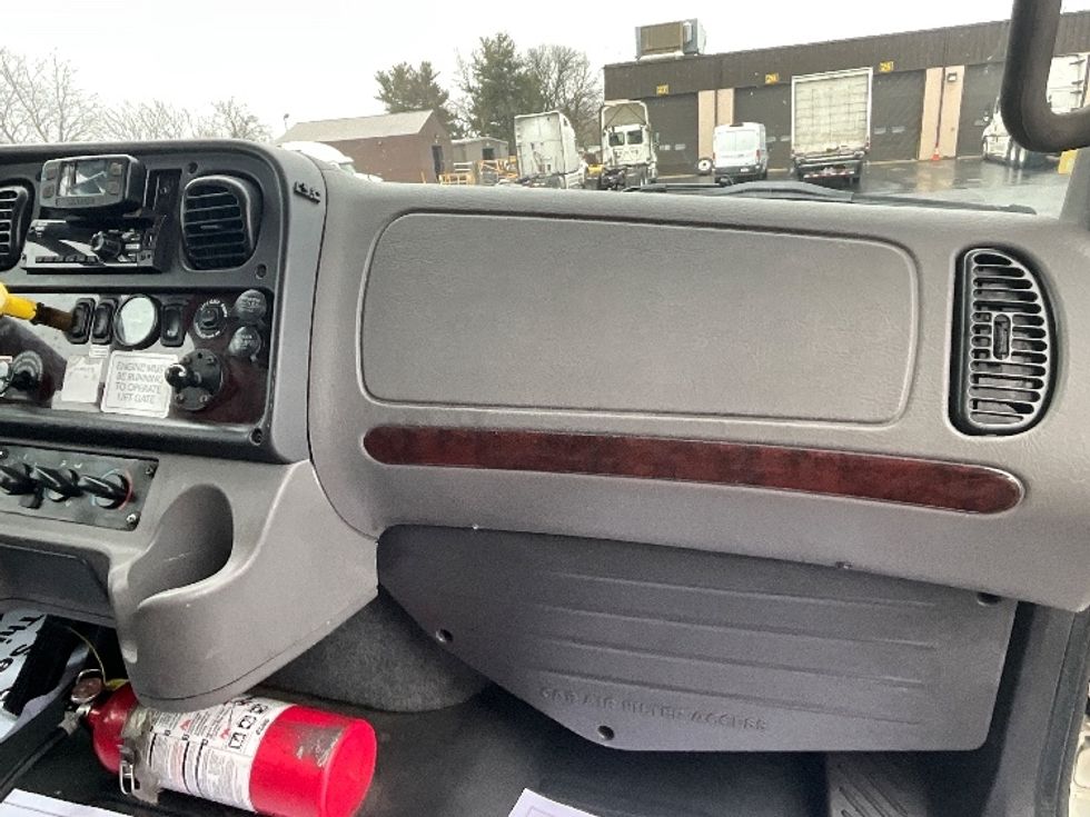 Medium Duty Box Truck-Light and Medium Duty Trucks-Freightliner-2021-M2-Wilkes Barre-PA-265,000\n\t\tmiles-$ 42,000 - Image 21