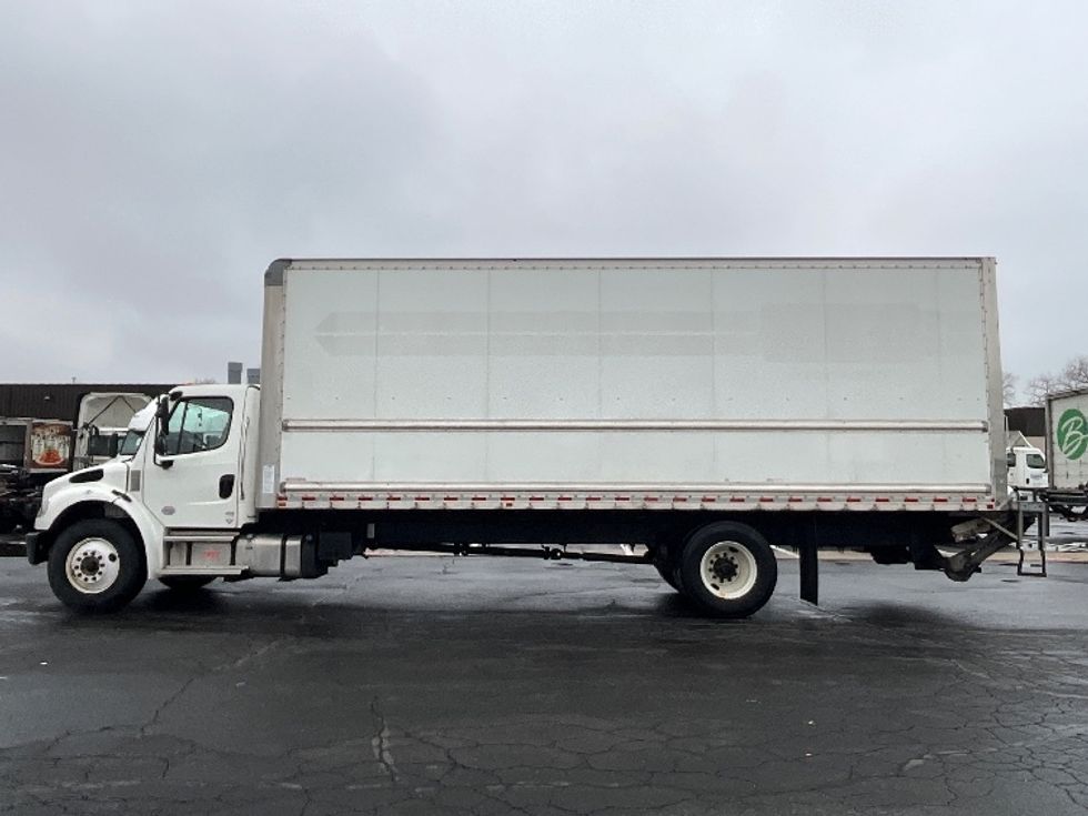 Medium Duty Box Truck-Light and Medium Duty Trucks-Freightliner-2021-M2-Wilkes Barre-PA-265,000\n\t\tmiles-$ 42,000 - Image 4