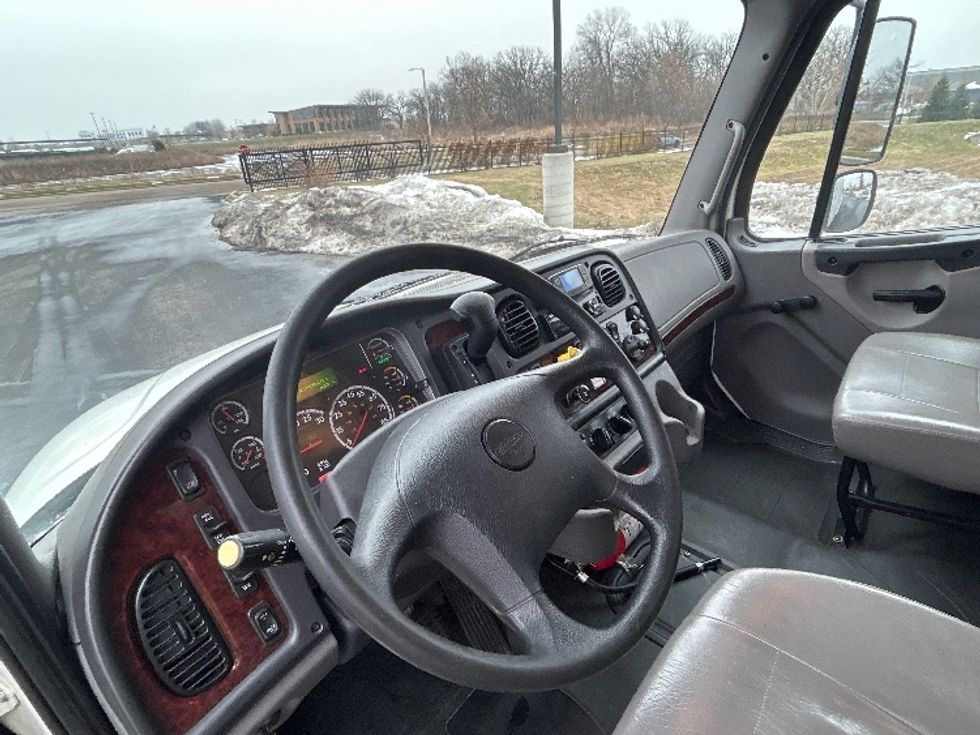 Medium Duty Box Truck-Light and Medium Duty Trucks-Freightliner-2021-M2-Windsor-WI-88,727\n\t\tmiles-$ 70,000 - Image 17
