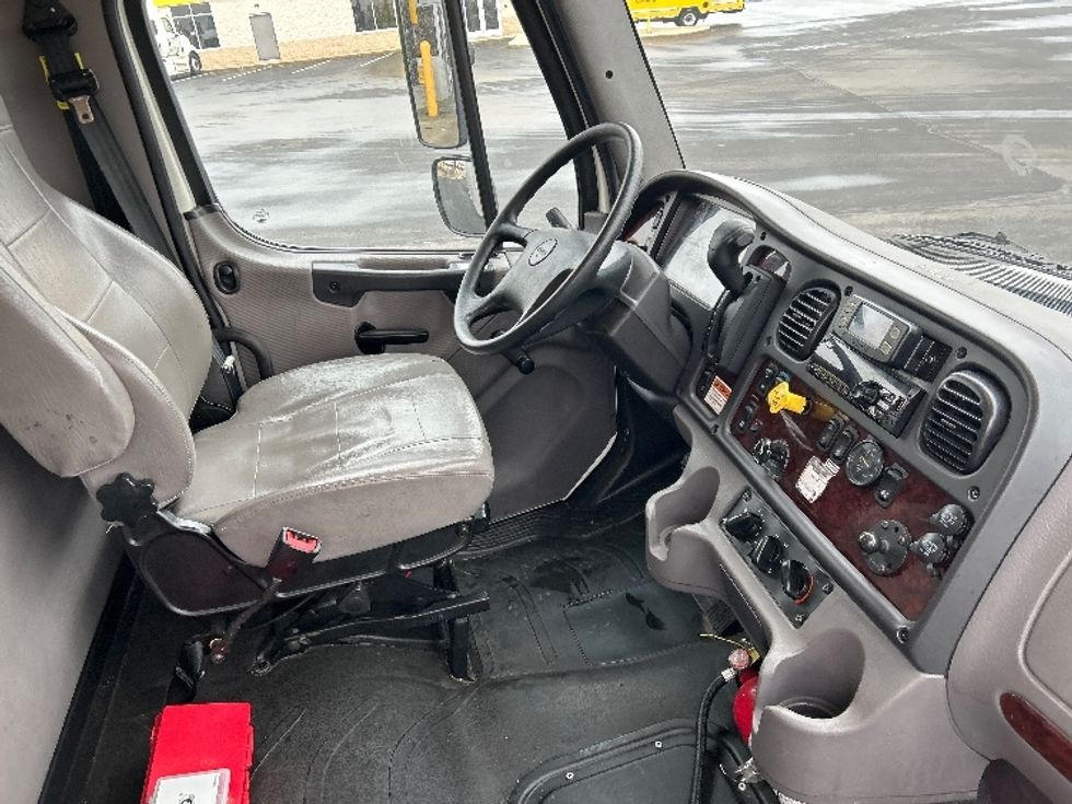 Medium Duty Box Truck-Light and Medium Duty Trucks-Freightliner-2021-M2-Windsor-WI-88,727\n\t\tmiles-$ 70,000 - Image 22
