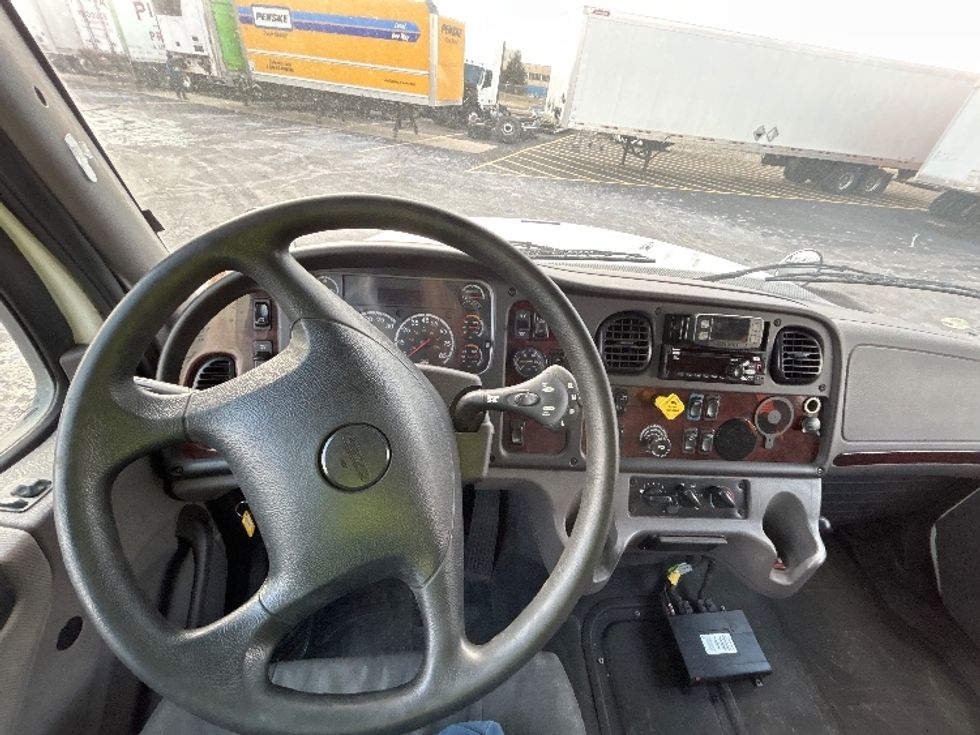 Medium Duty Box Truck-Light and Medium Duty Trucks-Freightliner-2021-M211242S-Indianapolis-IN-408,788\n\t\tmiles-$ 68,250 - Image 17