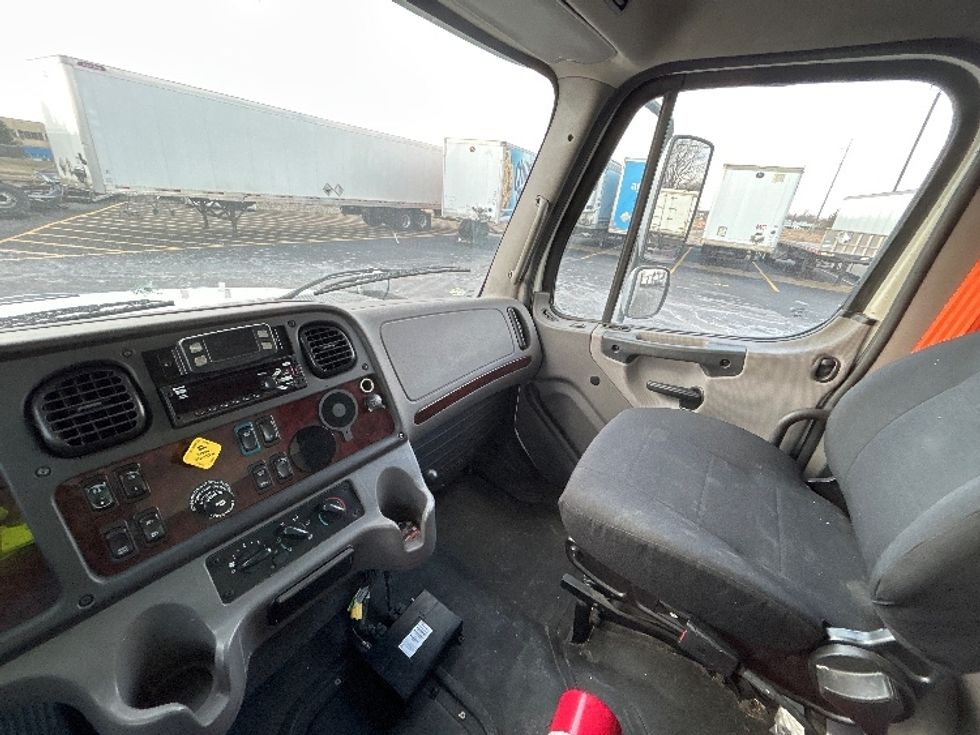 Medium Duty Box Truck-Light and Medium Duty Trucks-Freightliner-2021-M211242S-Indianapolis-IN-408,788\n\t\tmiles-$ 68,250 - Image 18
