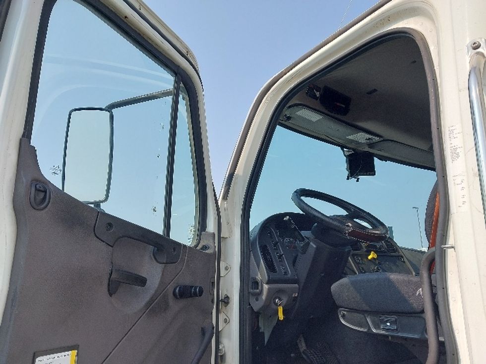 Medium Duty Box Truck-Light and Medium Duty Trucks-Freightliner-2021-M211242S-Kansas City-MO-531,600\n\t\tmiles-$ 56,750 - Image 16