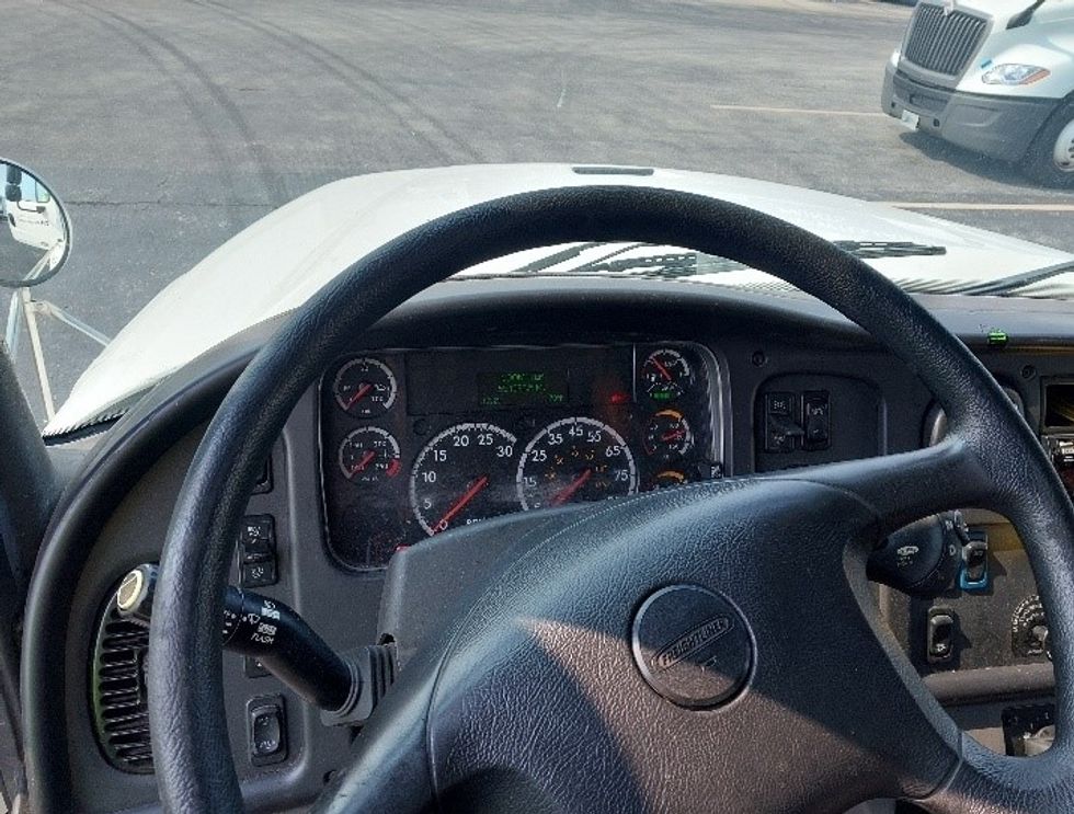 Medium Duty Box Truck-Light and Medium Duty Trucks-Freightliner-2021-M211242S-Kansas City-MO-531,600\n\t\tmiles-$ 56,750 - Image 18