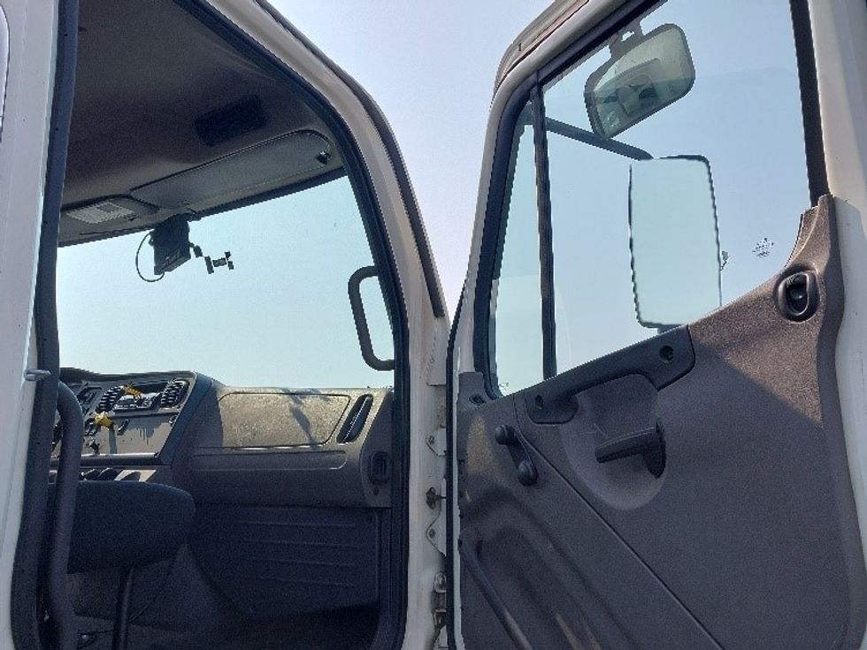 Medium Duty Box Truck-Light and Medium Duty Trucks-Freightliner-2021-M211242S-Kansas City-MO-531,600\n\t\tmiles-$ 56,750 - Image 20