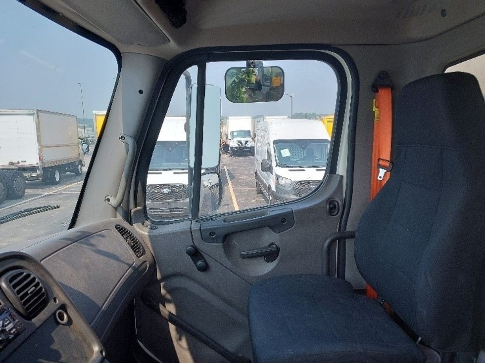 Medium Duty Box Truck-Light and Medium Duty Trucks-Freightliner-2021-M211242S-Kansas City-MO-531,600\n\t\tmiles-$ 56,750 - Image 19