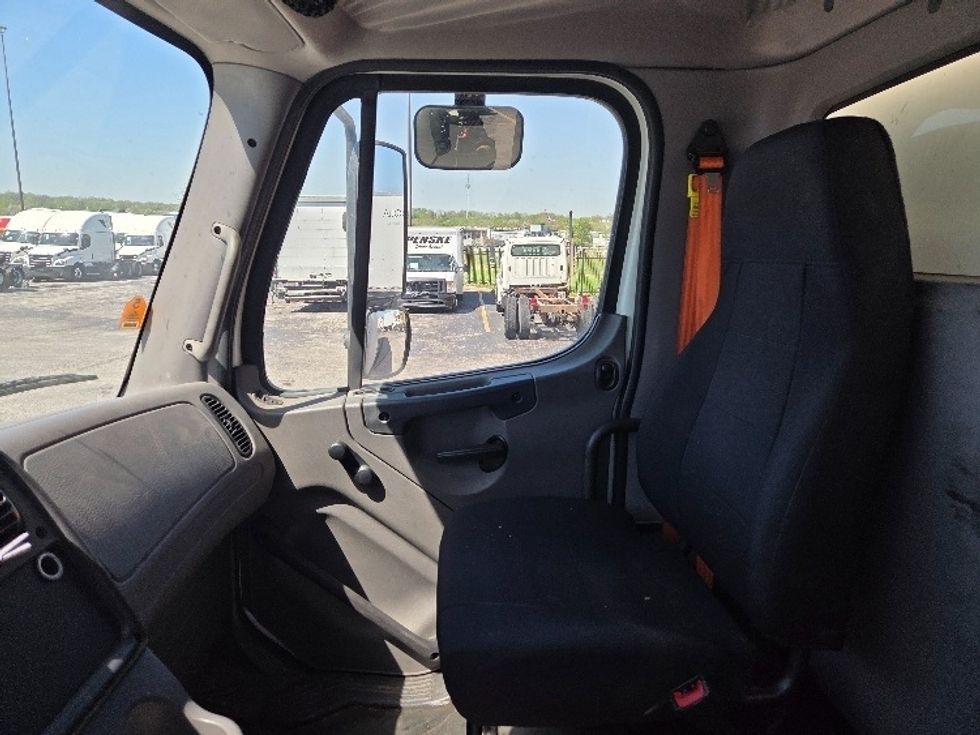 Medium Duty Box Truck-Light and Medium Duty Trucks-Freightliner-2021-M211242S-Kansas City-MO-590,843\n\t\tmiles-$ 65,000 - Image 19