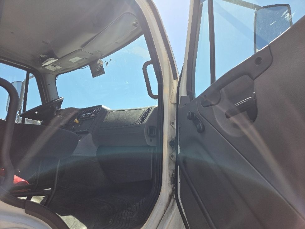 Medium Duty Box Truck-Light and Medium Duty Trucks-Freightliner-2021-M211242S-Kansas City-MO-590,843\n\t\tmiles-$ 65,000 - Image 20