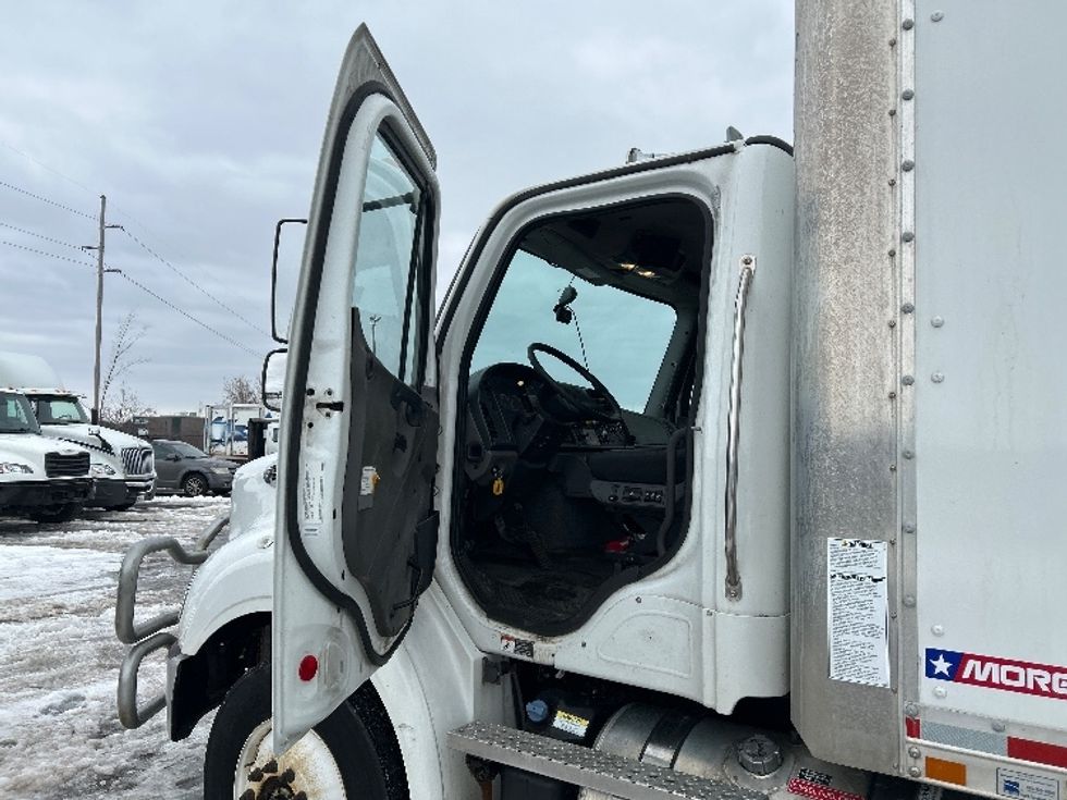 Medium Duty Box Truck-Light and Medium Duty Trucks-Freightliner-2021-M211242S-Lansing-MI-433,687\n\t\tmiles-$ 68,250 - Image 16