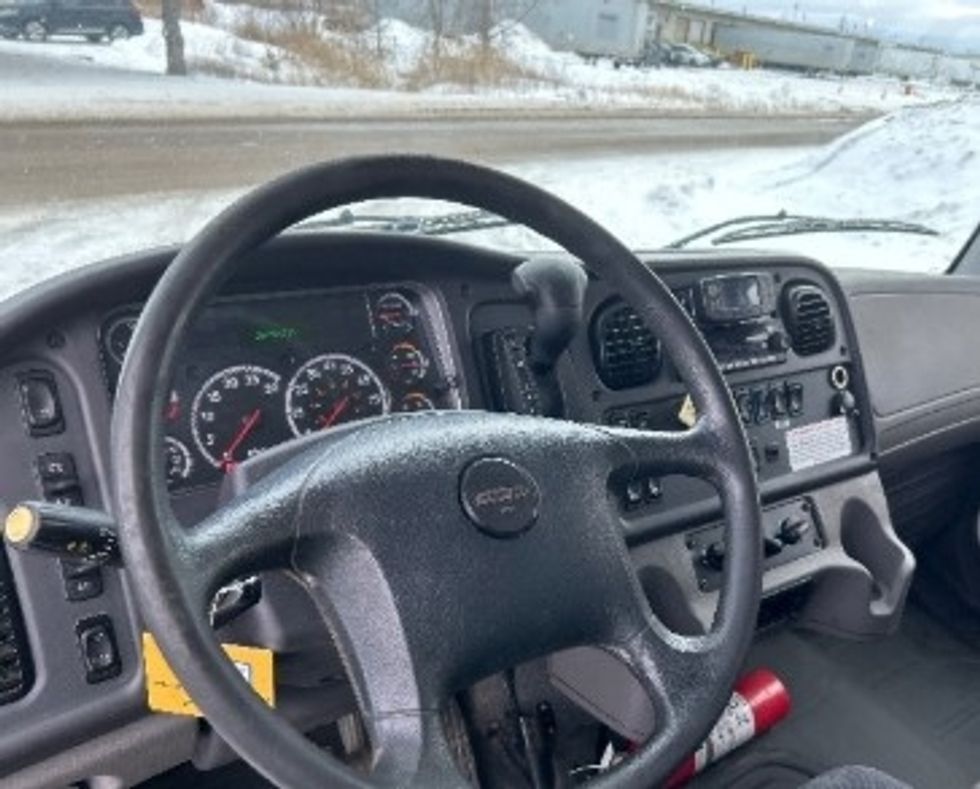 Medium Duty Box Truck-Light and Medium Duty Trucks-Freightliner-2021-M211242S-Lansing-MI-433,687\n\t\tmiles-$ 68,250 - Image 17