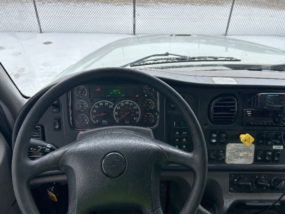 Medium Duty Box Truck-Light and Medium Duty Trucks-Freightliner-2021-M211242S-Lansing-MI-433,687\n\t\tmiles-$ 68,250 - Image 18