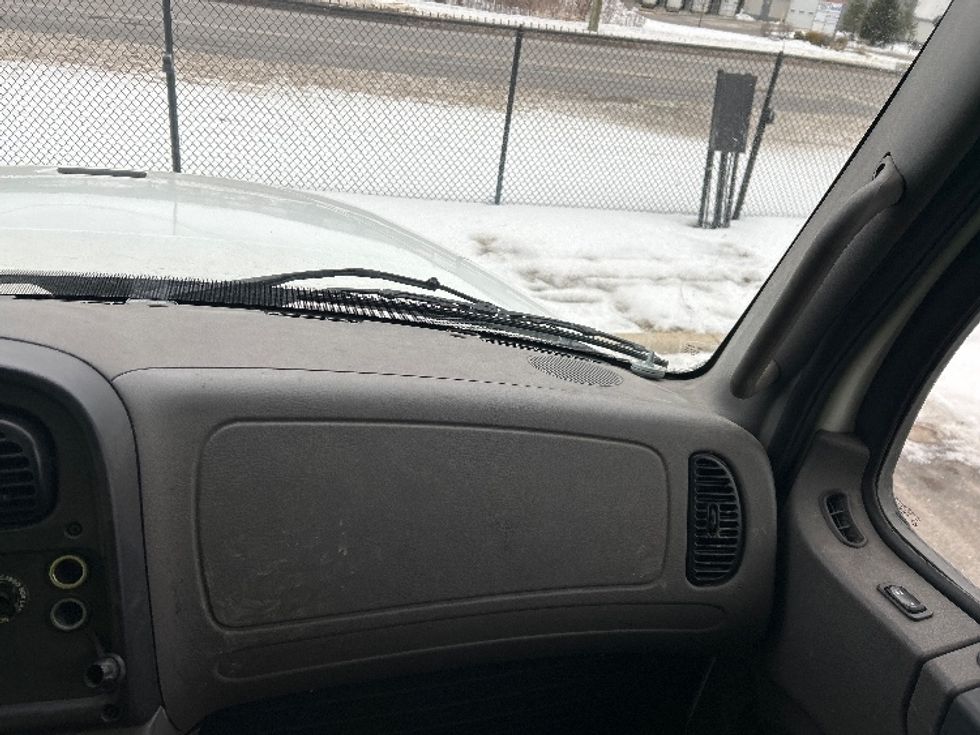 Medium Duty Box Truck-Light and Medium Duty Trucks-Freightliner-2021-M211242S-Lansing-MI-433,687\n\t\tmiles-$ 68,250 - Image 21