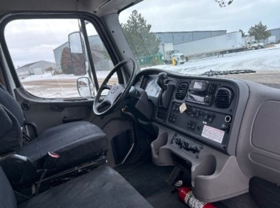 Medium Duty Box Truck-Light and Medium Duty Trucks-Freightliner-2021-M211242S-Lansing-MI-433,687\n\t\tmiles-$ 68,250 - Image 22