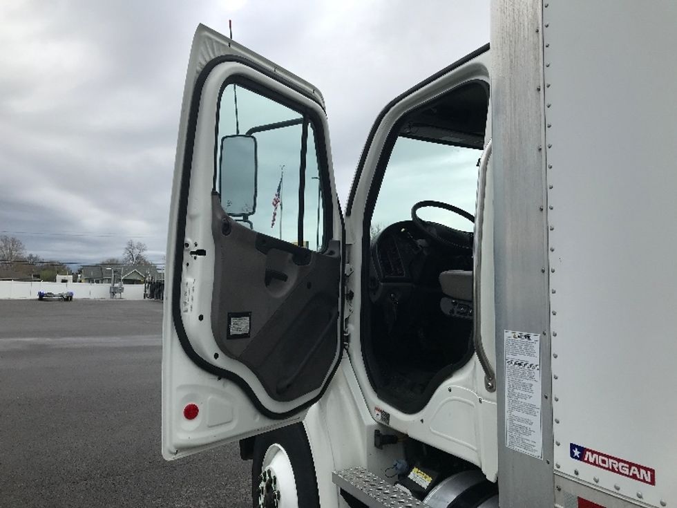 Medium Duty Box Truck-Light and Medium Duty Trucks-Freightliner-2021-M211264S-Piqua-OH-367,149\n\t\tmiles-$ 109,000 - Image 16