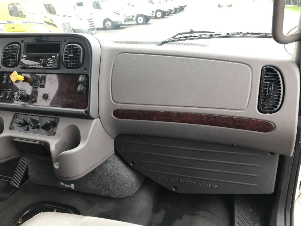 Medium Duty Box Truck-Light and Medium Duty Trucks-Freightliner-2021-M211264S-Piqua-OH-367,149\n\t\tmiles-$ 109,000 - Image 20